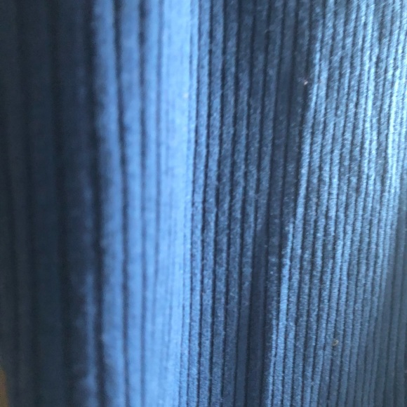 Blue tank top - Picture 3 of 3